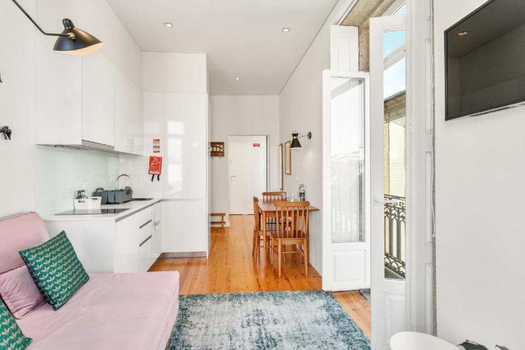 Host Wise - Lovely Shinny Flats With Balcony - Clerigos Porto Ngoại thất bức ảnh