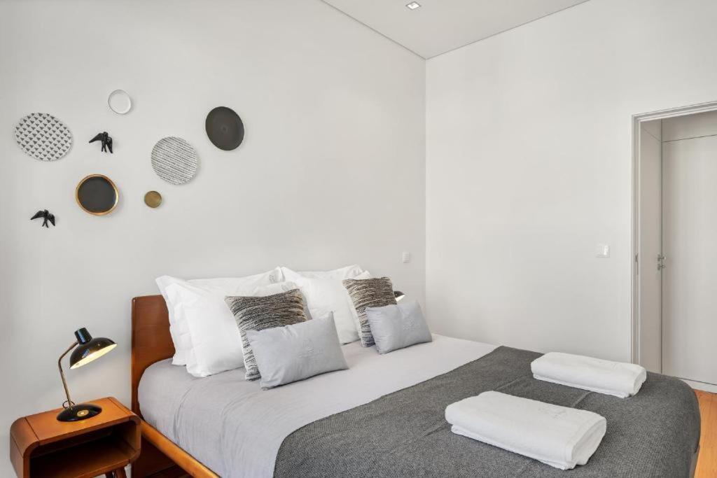 Host Wise - Lovely Shinny Flats With Balcony - Clerigos Porto Ngoại thất bức ảnh