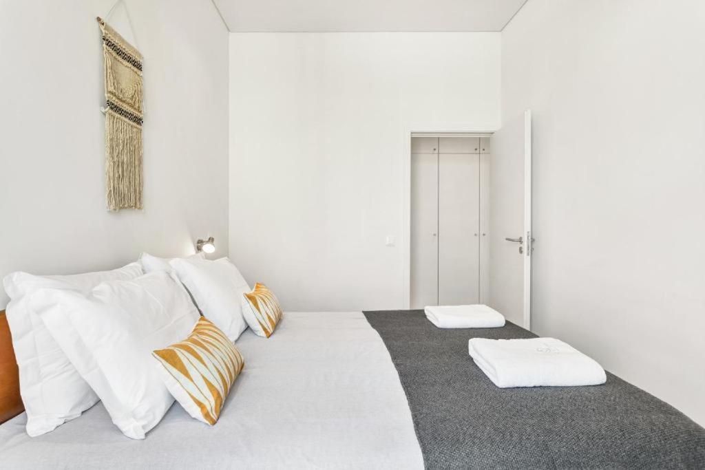 Host Wise - Lovely Shinny Flats With Balcony - Clerigos Porto Ngoại thất bức ảnh