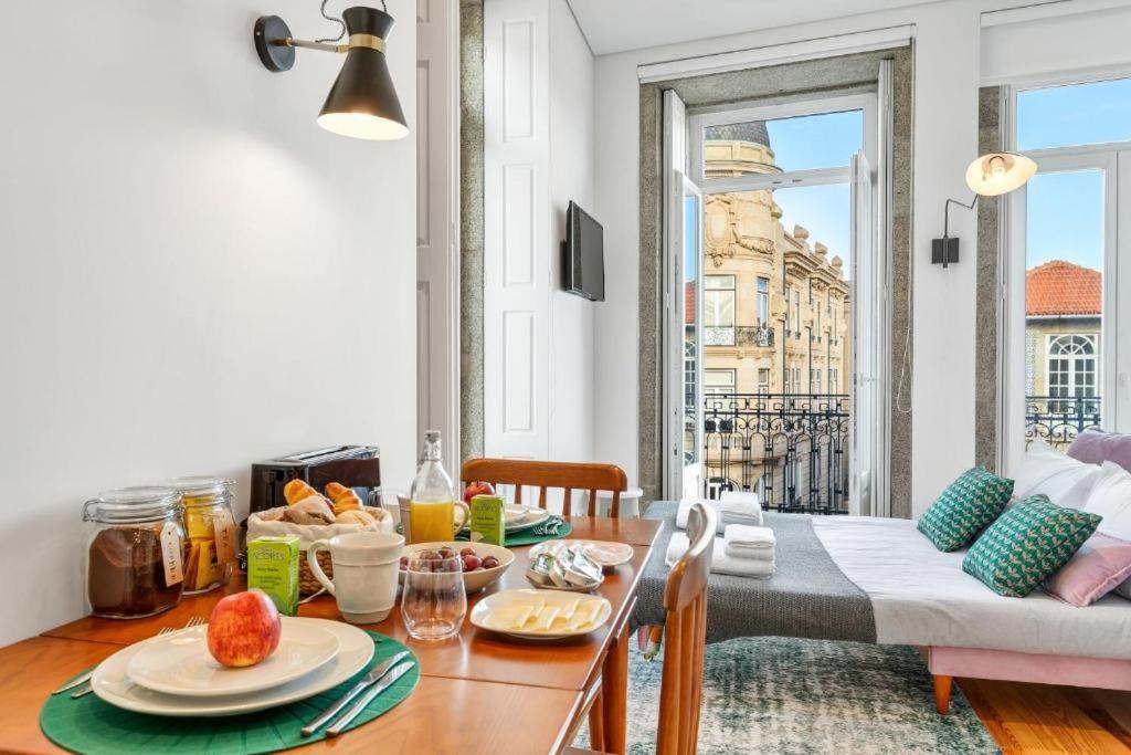 Host Wise - Lovely Shinny Flats With Balcony - Clerigos Porto Ngoại thất bức ảnh