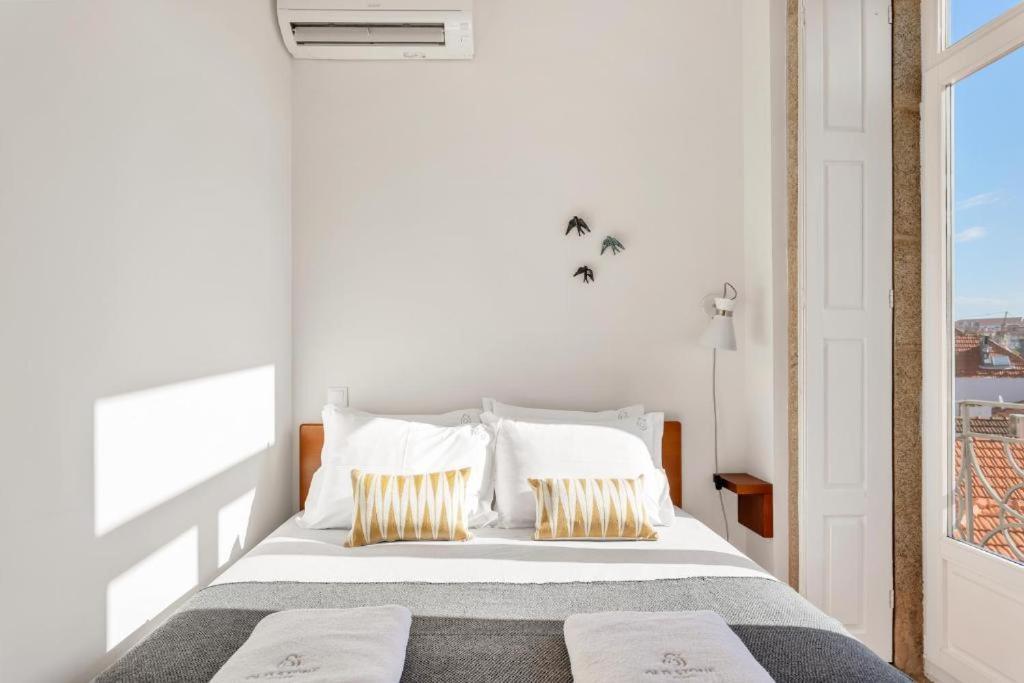 Host Wise - Lovely Shinny Flats With Balcony - Clerigos Porto Ngoại thất bức ảnh