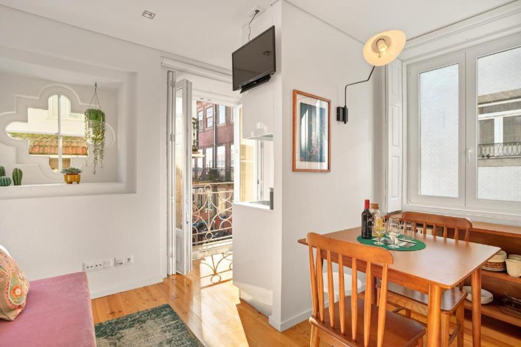 Host Wise - Lovely Shinny Flats With Balcony - Clerigos Porto Ngoại thất bức ảnh