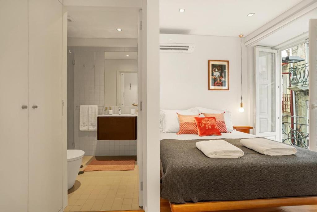 Host Wise - Lovely Shinny Flats With Balcony - Clerigos Porto Ngoại thất bức ảnh